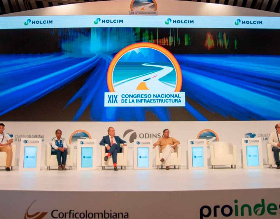 Panel de consferenciastas del Congreso Nacional de Infraestructura